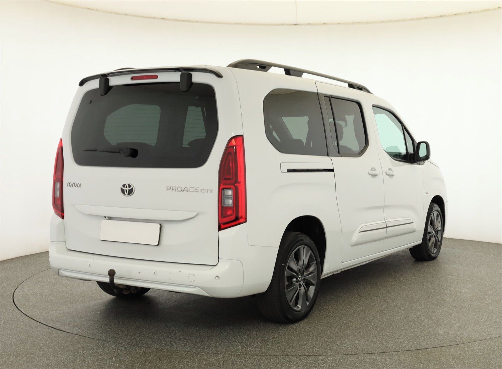 Toyota Proace City Verso, 1.5 D-4D, Family, 5Míst, Klima - fotka 5