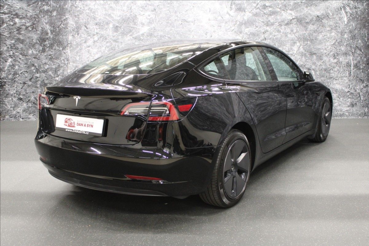 Tesla Model 3, Long Range - fotka 4