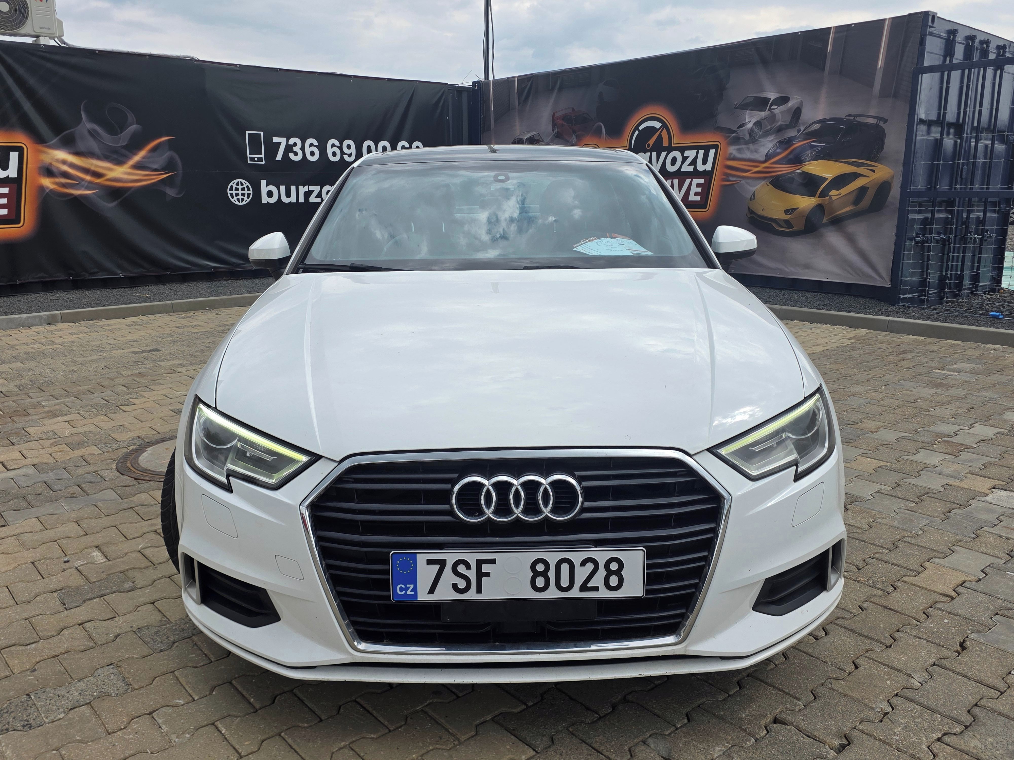 Audi A3, 2.0 TFSI, Automat, Limuzína - fotka 3