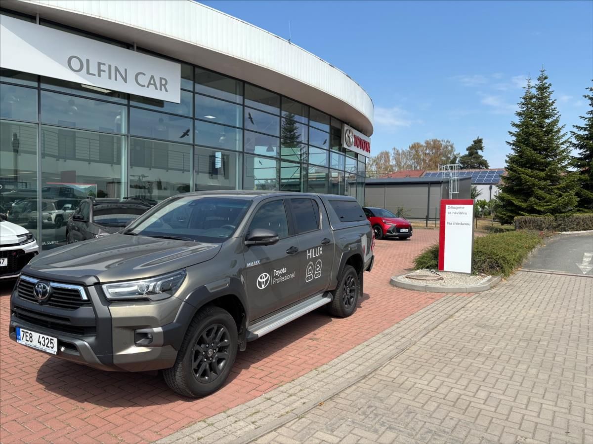 Toyota Hilux, 2,8 INVINCIBLE