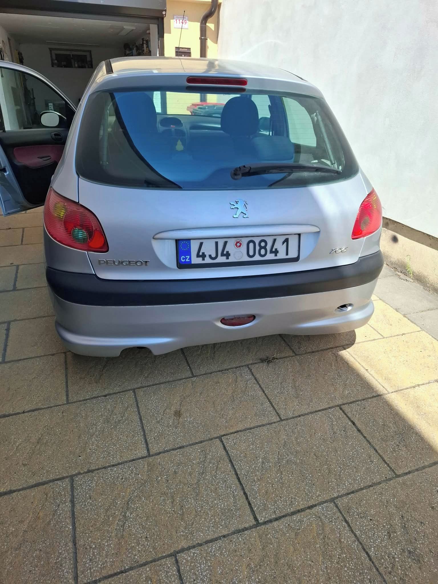 Peugeot 206, Peugeot 206 1,4 benzín - fotka 5