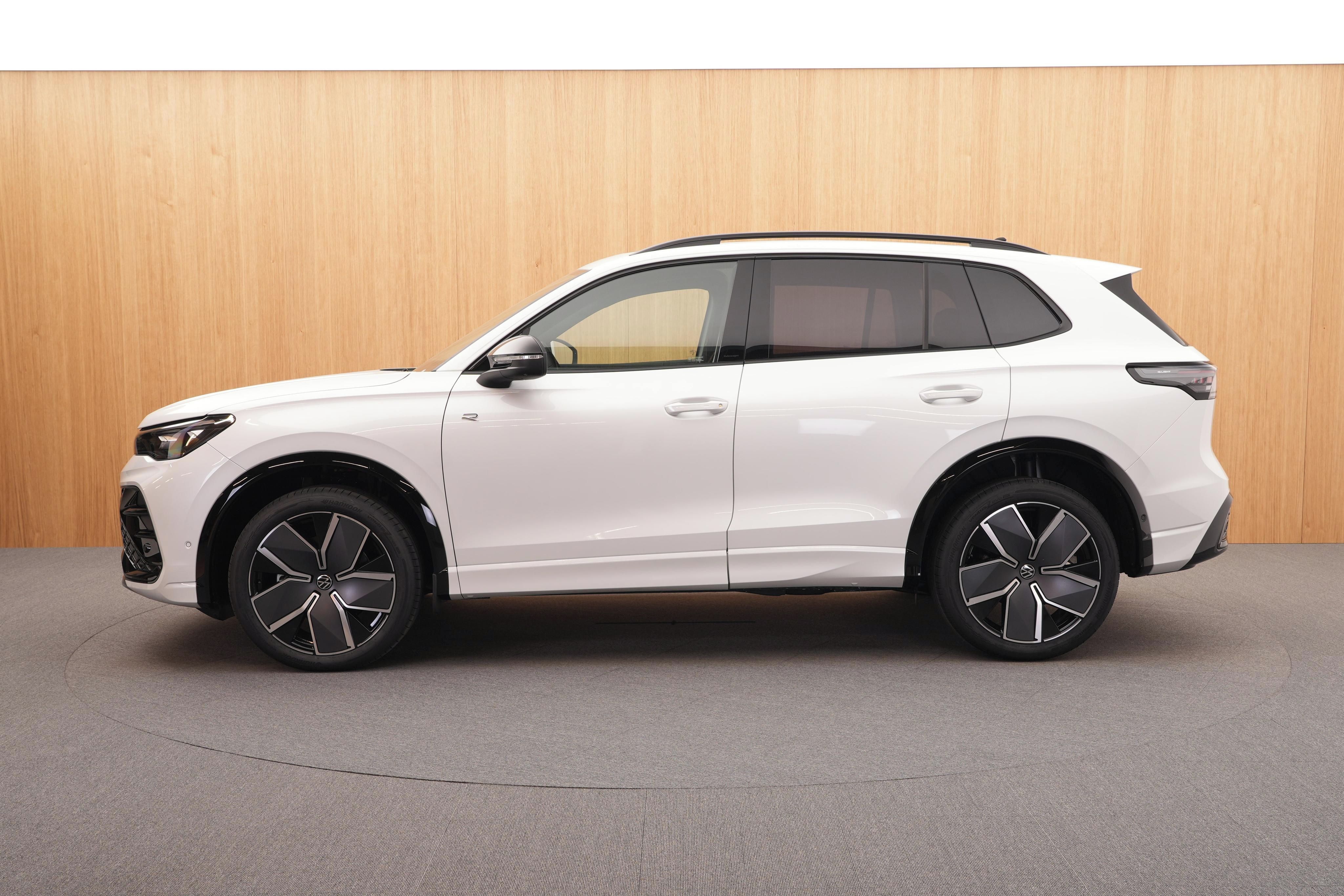 Volkswagen Tiguan, R-Line Edition 2.0 TDI 4x4 DSG - fotka 2