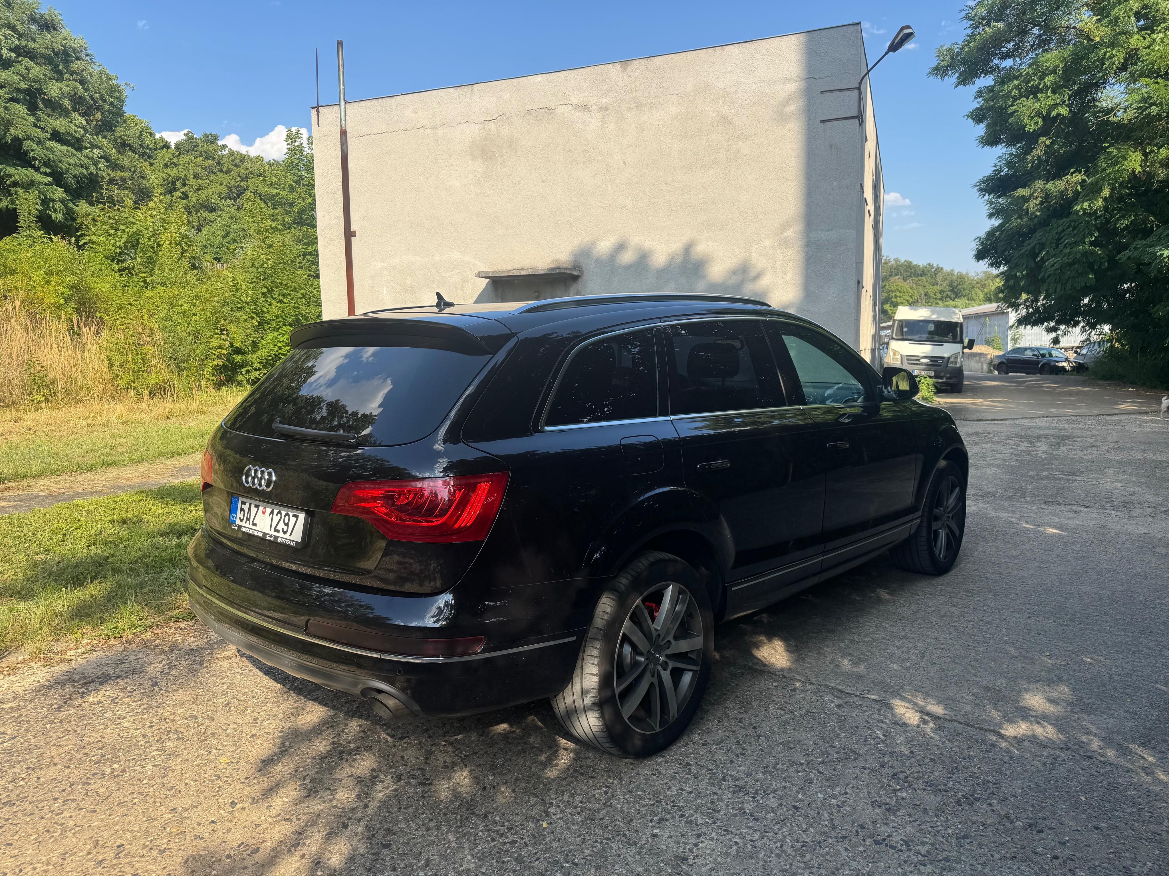 Audi Q7, 3.0 TDI, facelift, pěkný stav - fotka 4