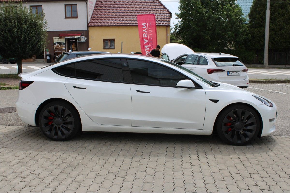 Tesla Model 3, AWD Performace DPH - fotka 3