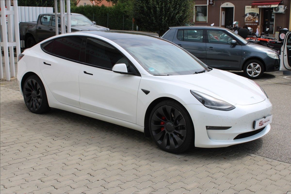 Tesla Model 3, AWD Performace DPH - fotka 2