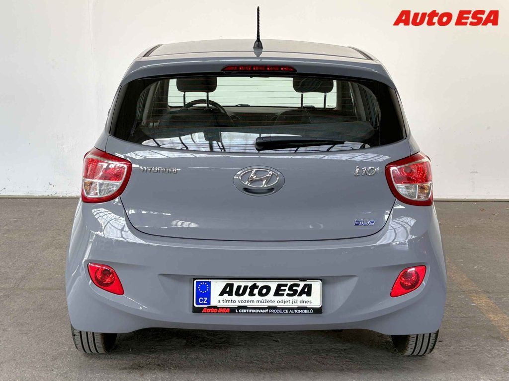 Hyundai i10, 1.0 i,Classic,+kola - fotka 5