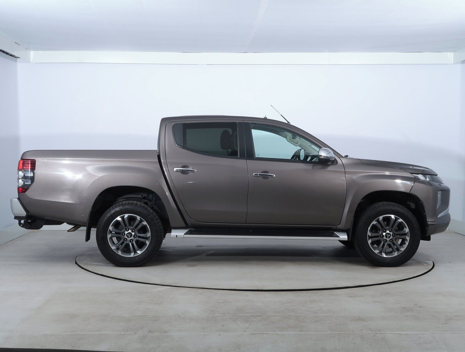 Mitsubishi L200, 2.2 DI-D, 4X4, Automat, ČR - fotka 6