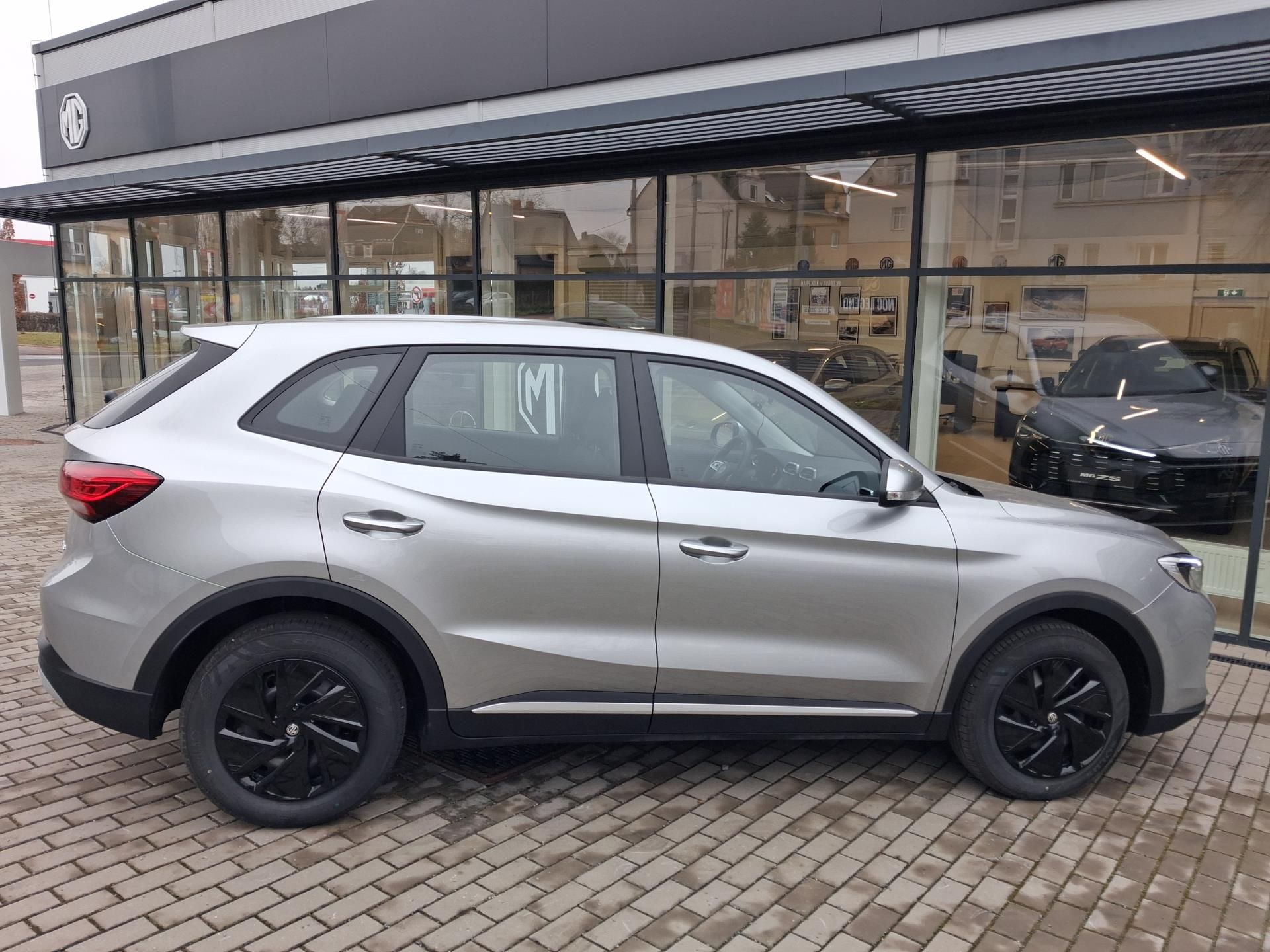 MG ZS, ESSENTIAL Hybrid+ 145kW 4AT - fotka 5