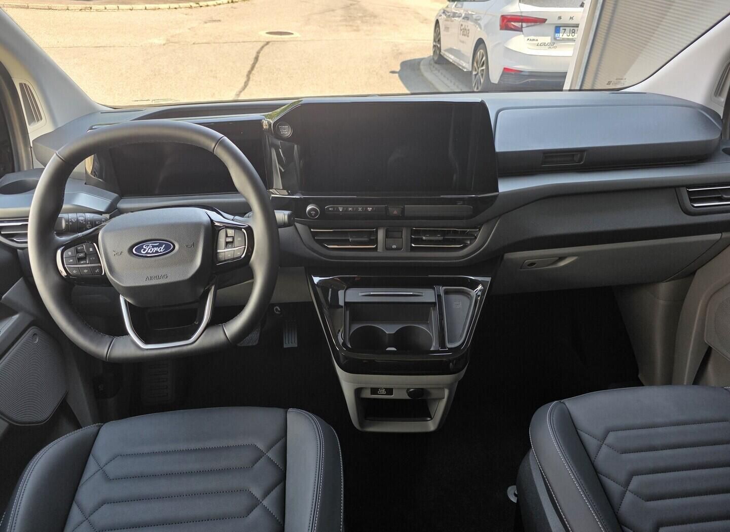 Ford Tourneo Custom, Custom V710  2,0 EcoBlue 125 k - fotka 5