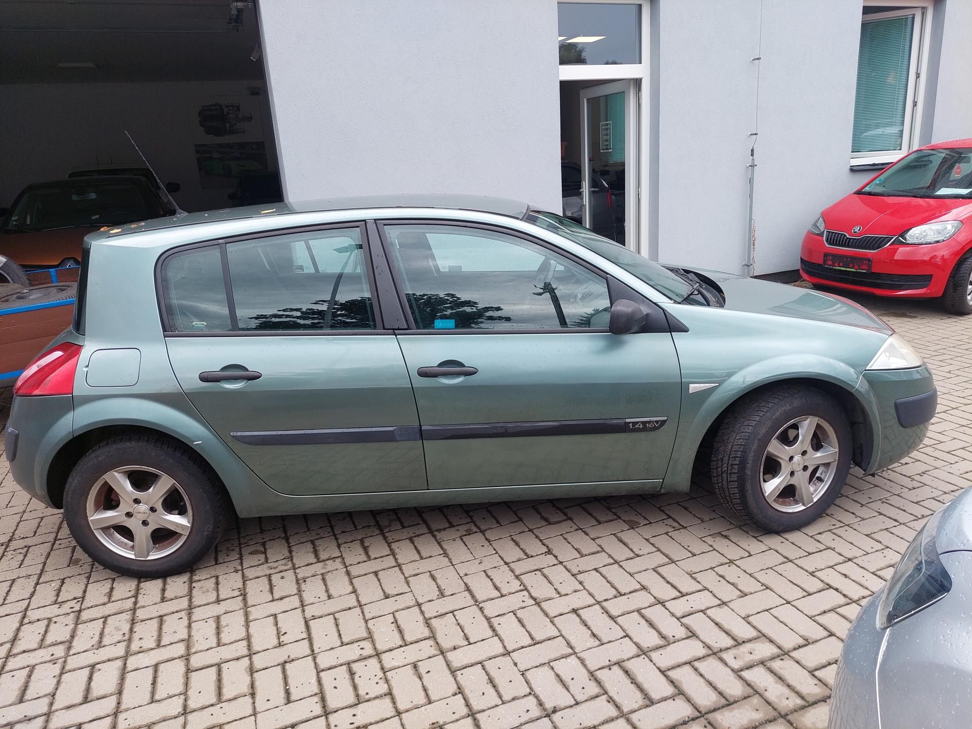 Renault Mégane, II. 1.4i-16v - fotka 4