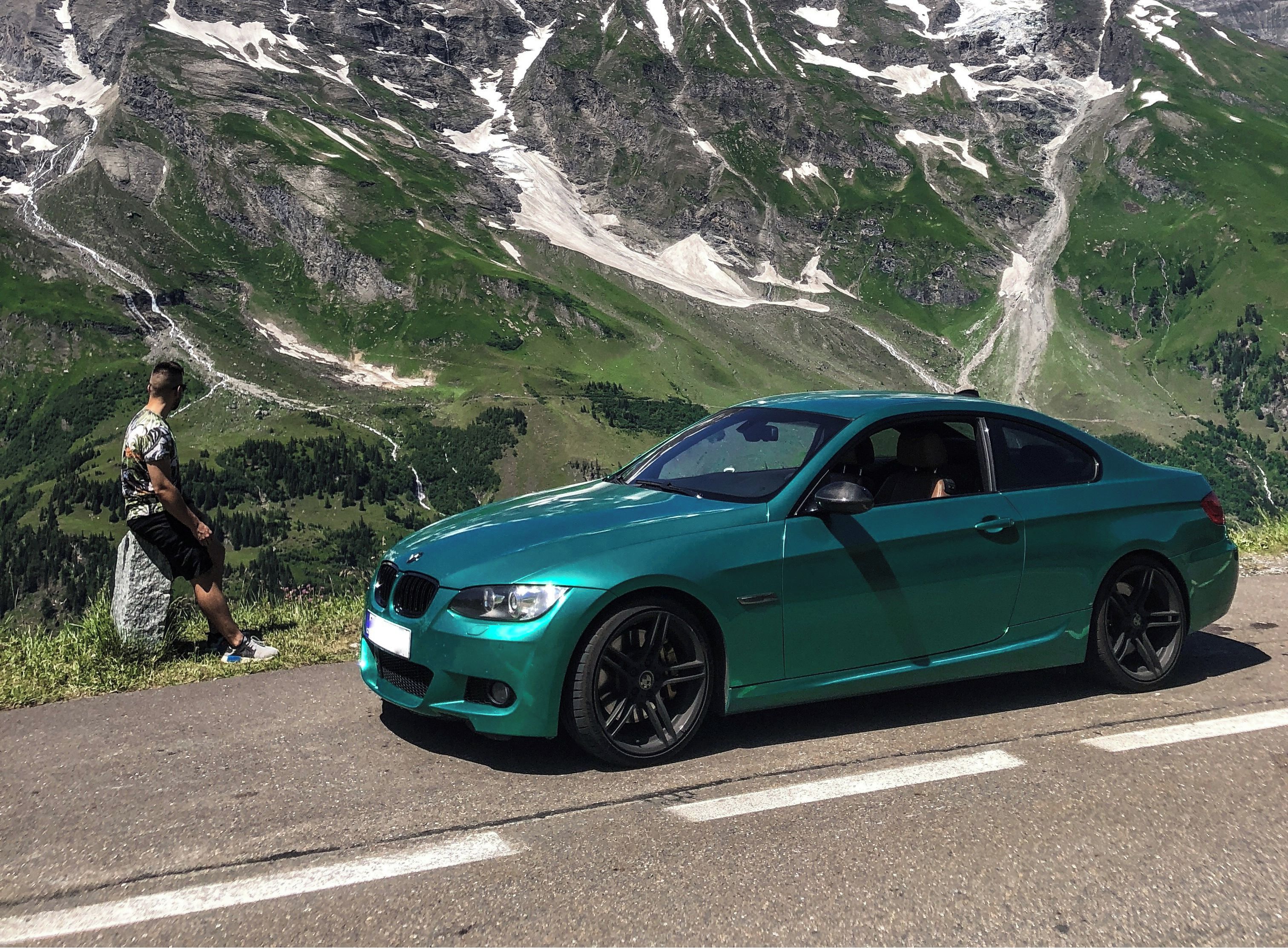 BMW Řada 3, BMW 335i xDrive e92, 290 km/h