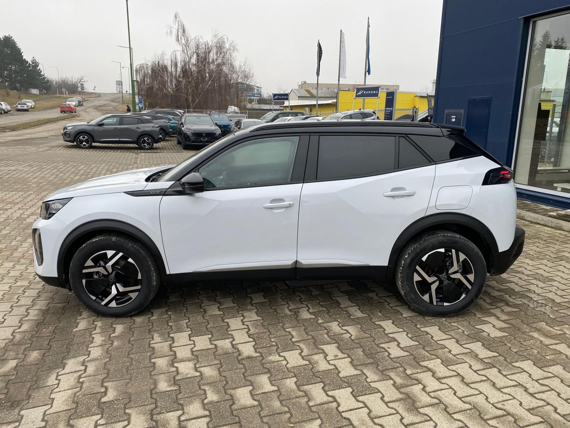 Peugeot 2008, GT 145 e-DCS6 el. masážní sed. - fotka 4
