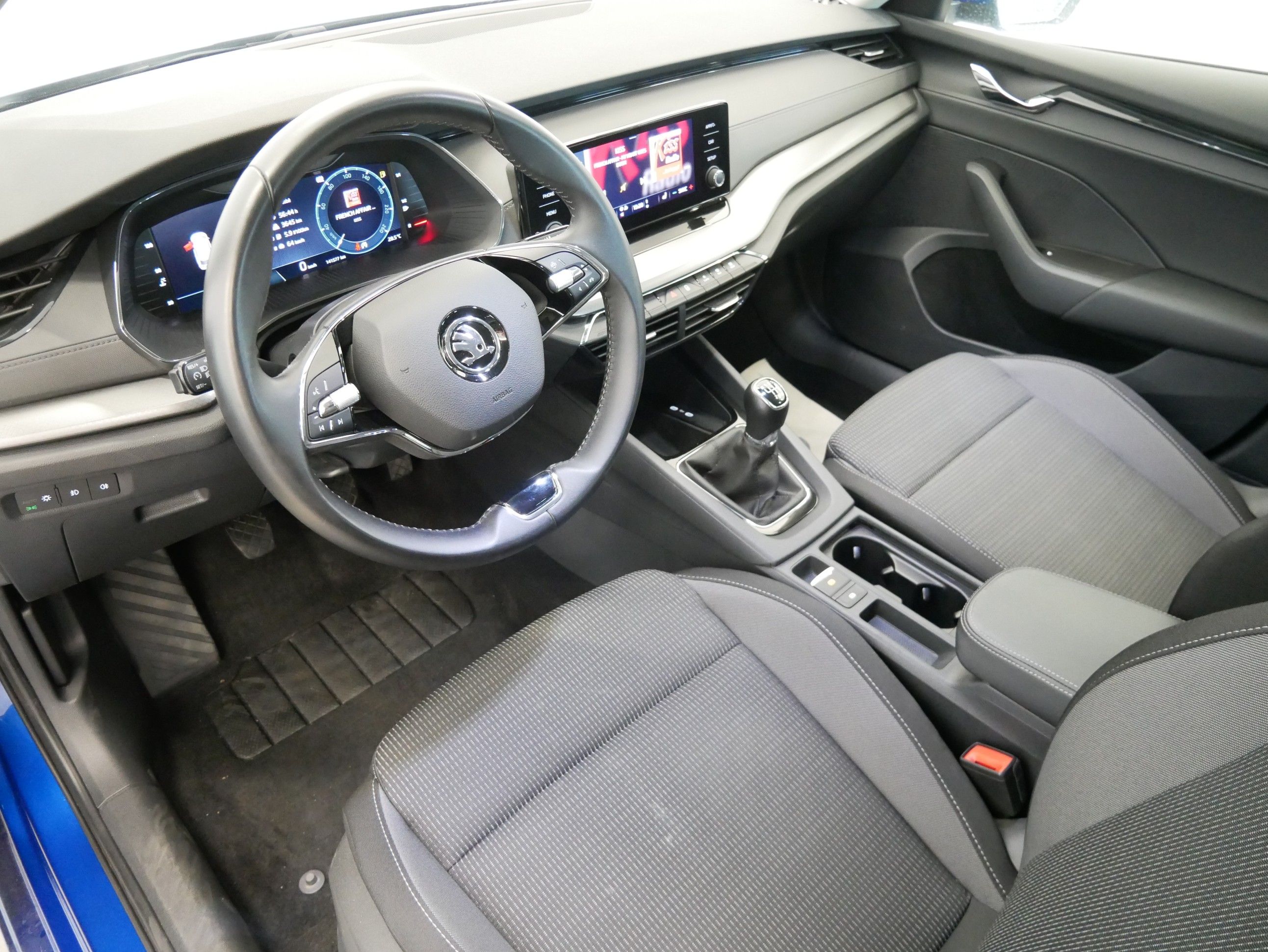 Škoda Octavia, 2.0 TDI 85 kW Ambition+ - fotka 5