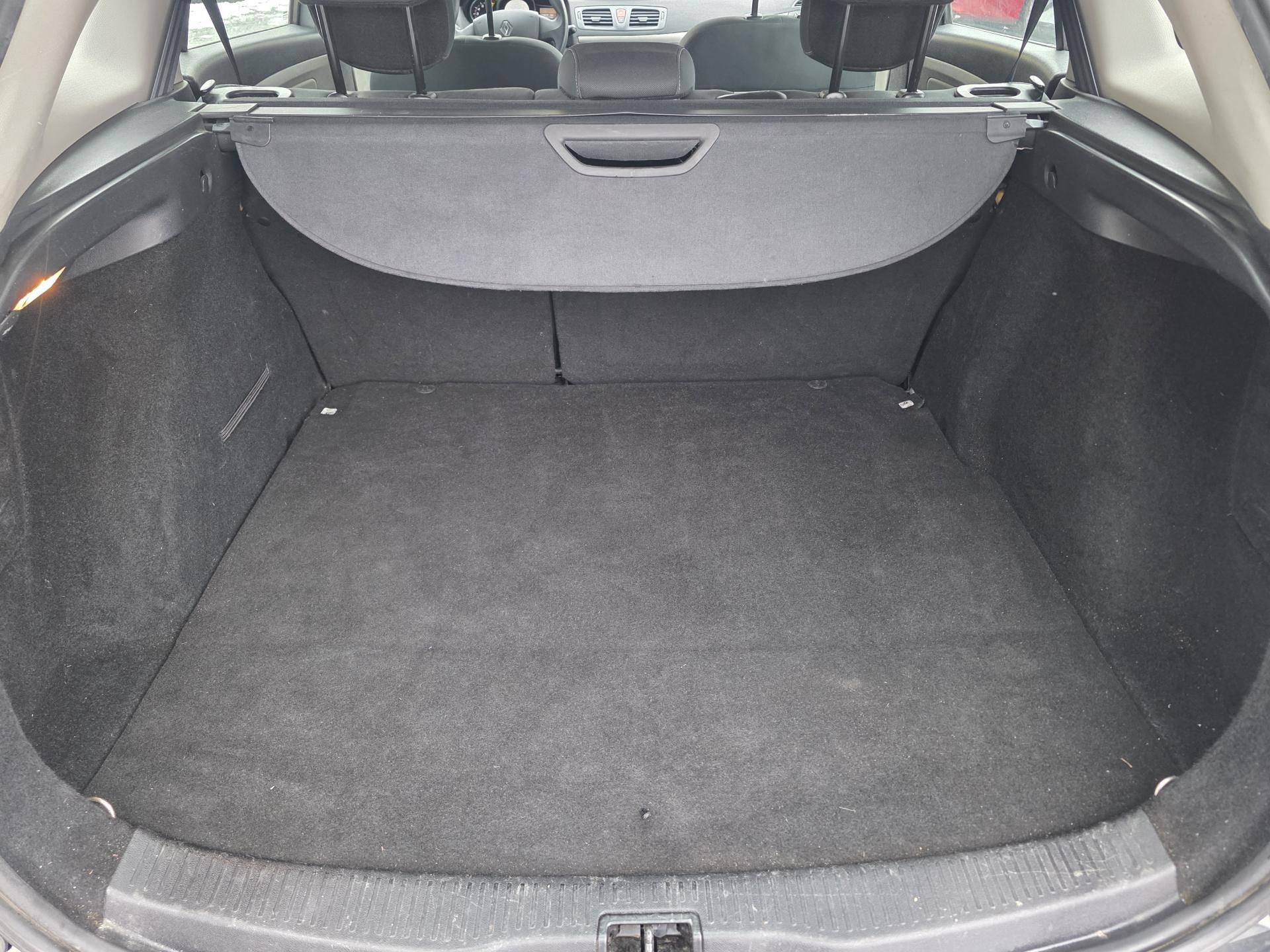 Renault Mégane, 1.6 i Parkovací senzory - fotka 6