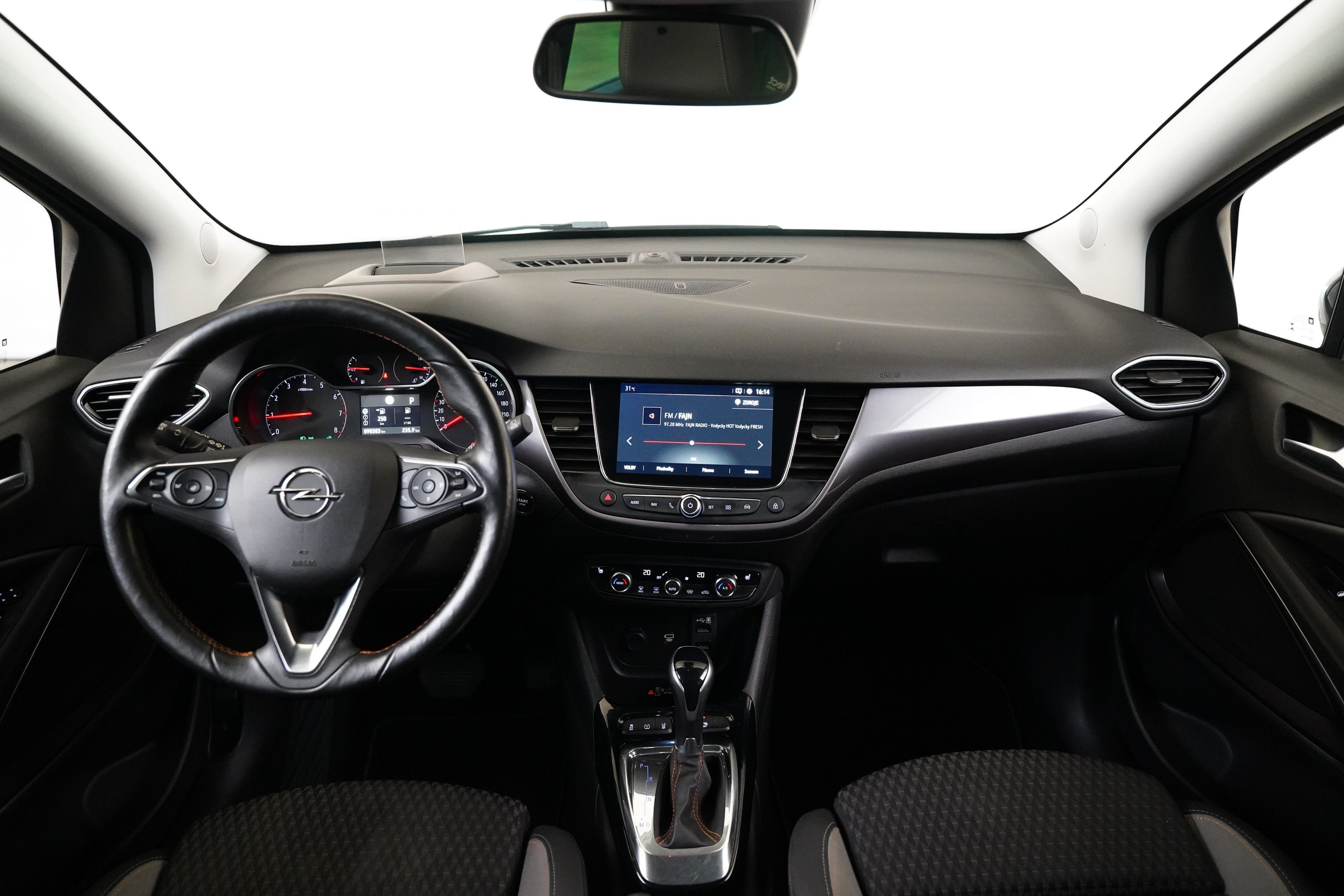 Opel Crossland X, 1.2 Turbo 81 kW Ultimate - fotka 5