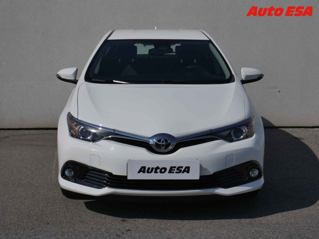 Toyota Auris, 1.6 VVT-i,ČR - fotka 2