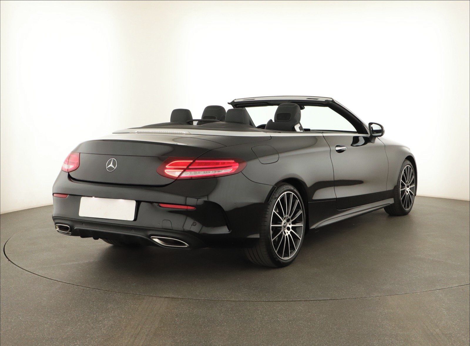 Mercedes-Benz Třídy C, 300, AMG Paket - fotka 5
