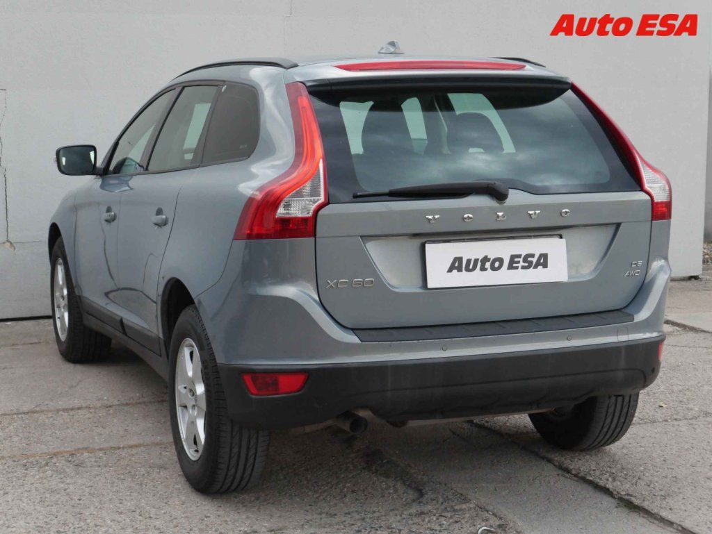 Volvo XC60, 2.4d AWD - fotka 4