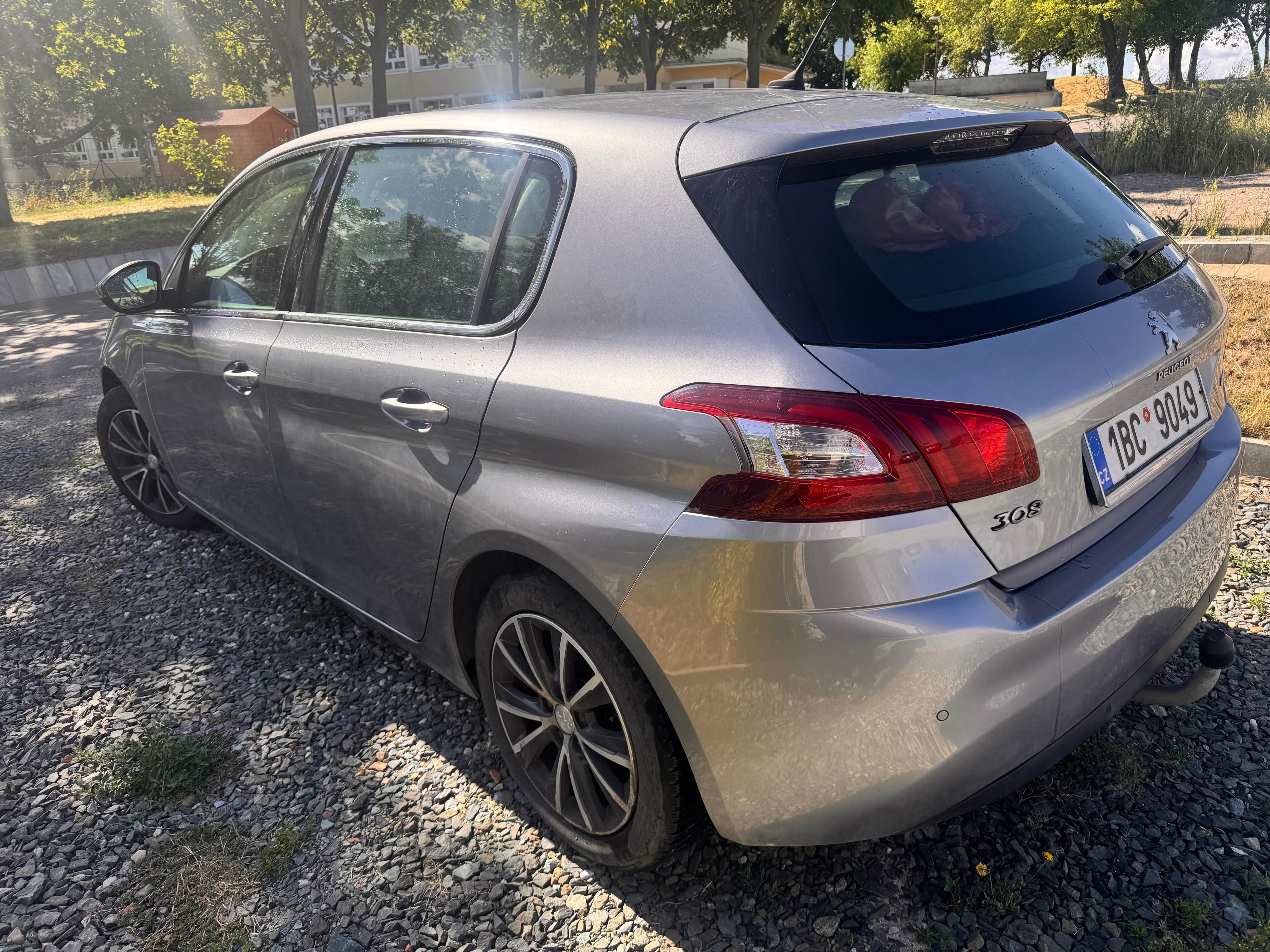 Peugeot 308, Peugeot 308 II 1.6 BlueHDi 88 - fotka 4