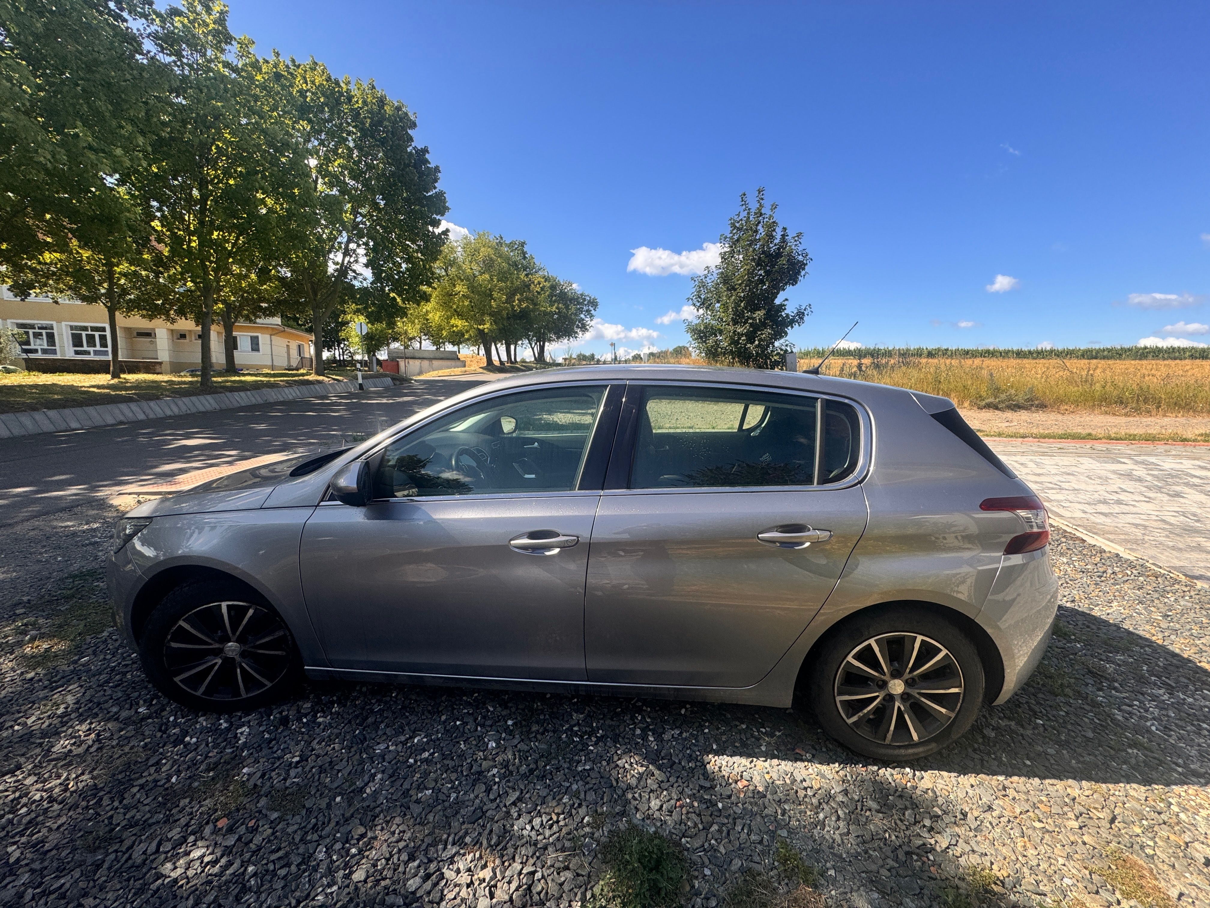 Peugeot 308, Peugeot 308 II 1.6 BlueHDi 88 - fotka 5