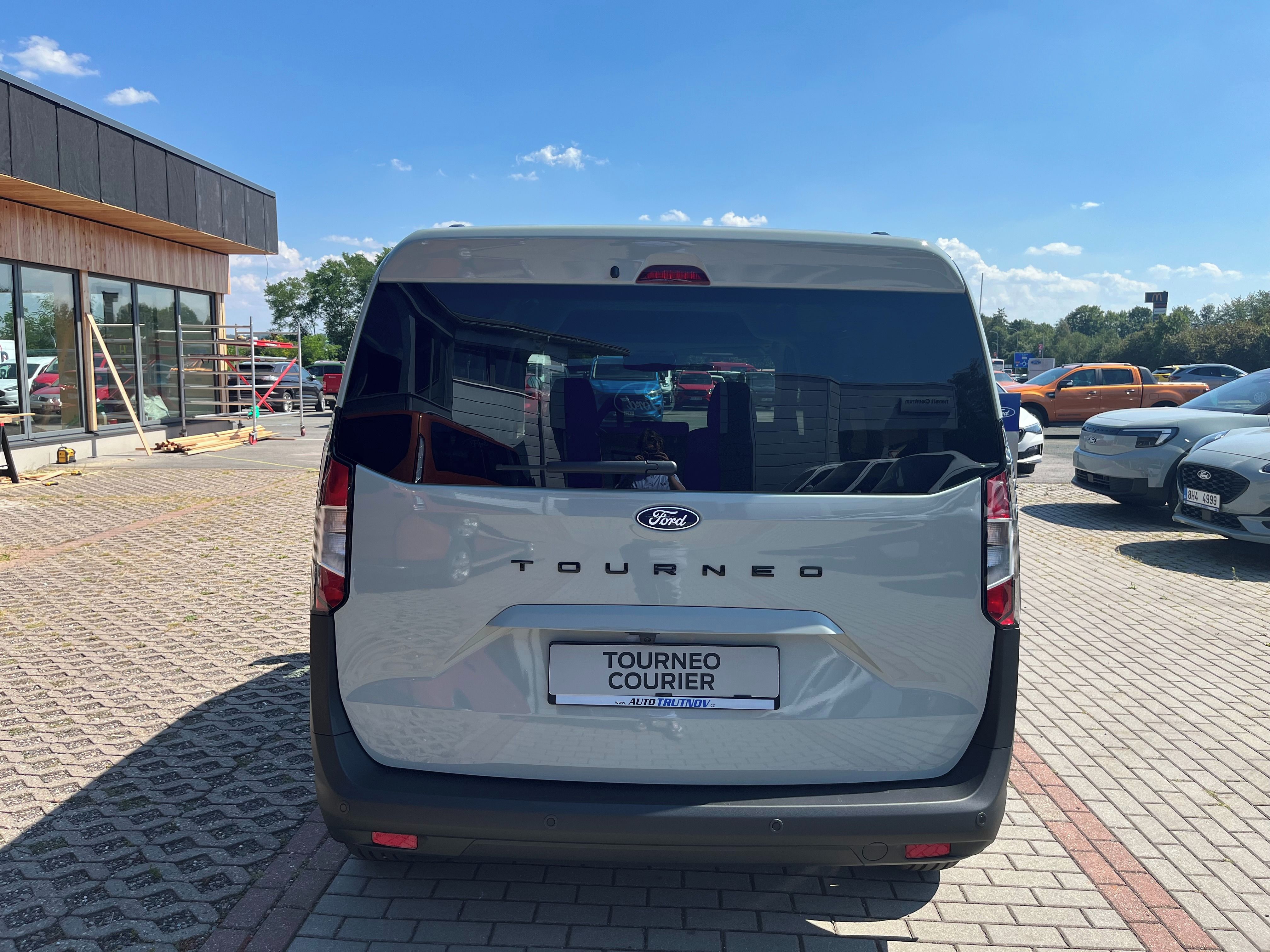 Ford Tourneo Courier, 1.0 EcoBoost 92 kW Titanium - fotka 4