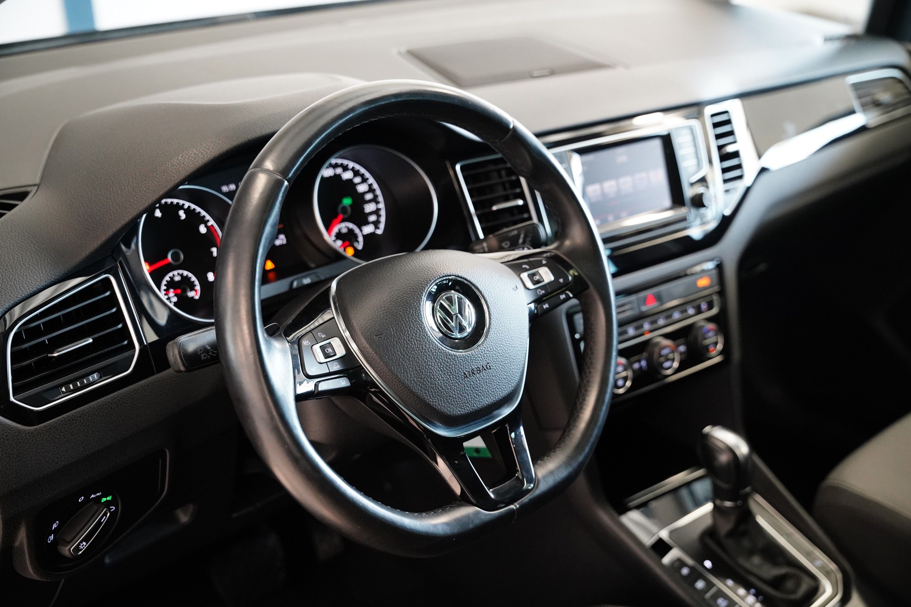Volkswagen Golf Sportsvan, 1.4 TSI 110 kW Highline DSG - fotka 6