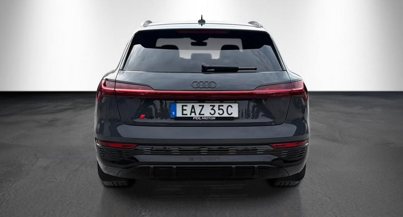 Audi Q8 e-tron, 55 Q S-Line Kamera LED Vzduch - fotka 5