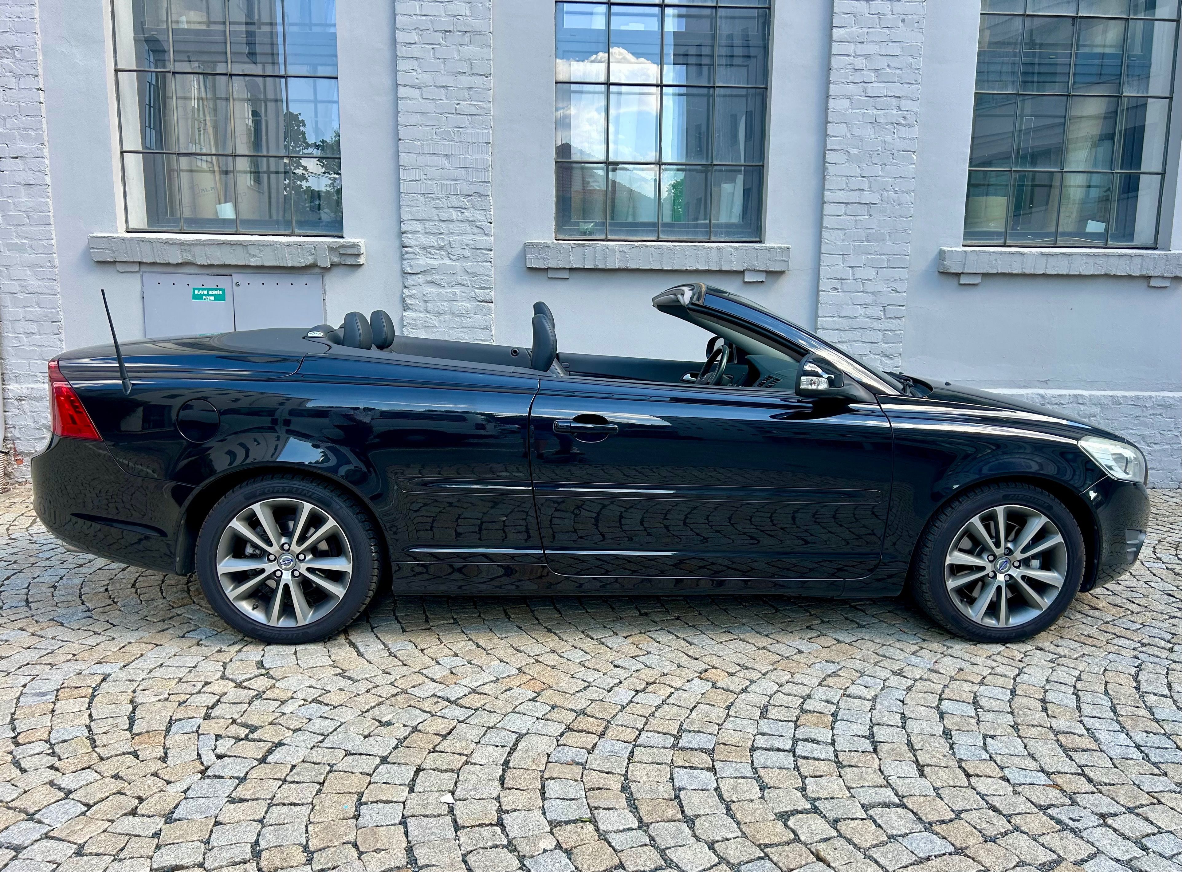 Volvo C70, 2.0D3 110KW 5VÁLEC KUŽE-VYHŘEV - fotka 4