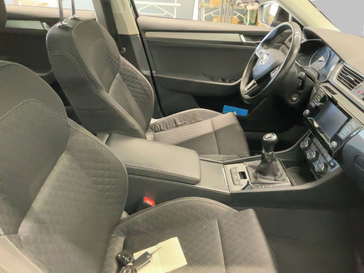 Škoda Superb, III 2.0Tdi 110KW STYLE BI-XENO - fotka 4