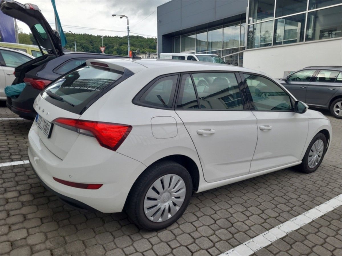 Škoda Scala, 1,0 TSi 70kW SpaceBack - fotka 2