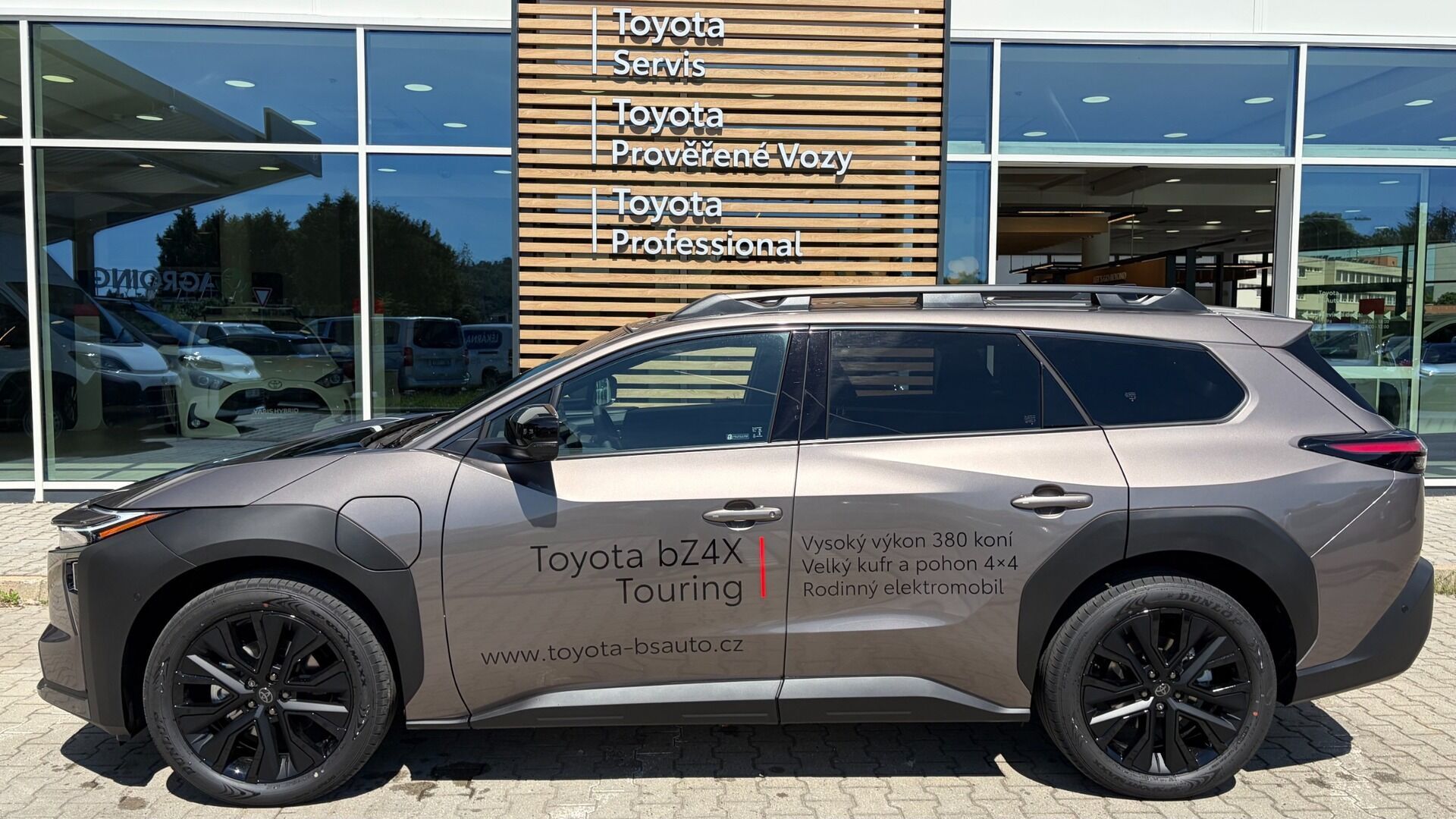Toyota bZ4X, Touring Executive 74kWh AWD - fotka 3