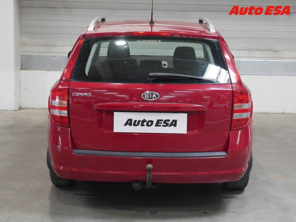 Kia Cee´d, 1.4i,1.maj,ČR - fotka 5