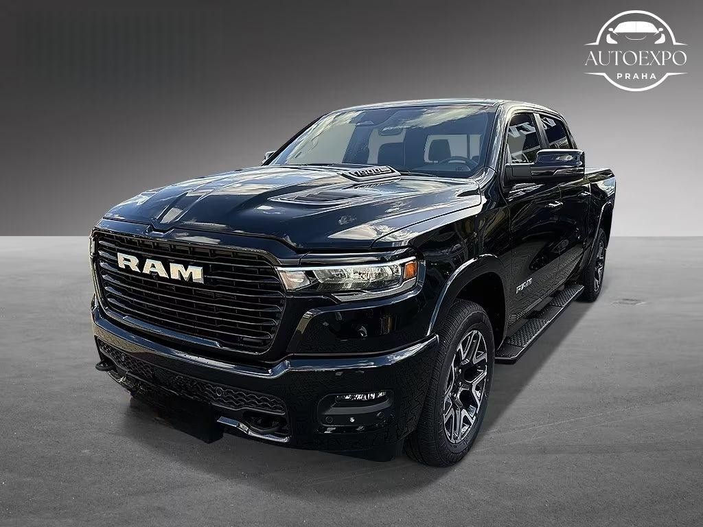 Dodge Ram 1500, 1500 Laramie Crew*PANORAMA