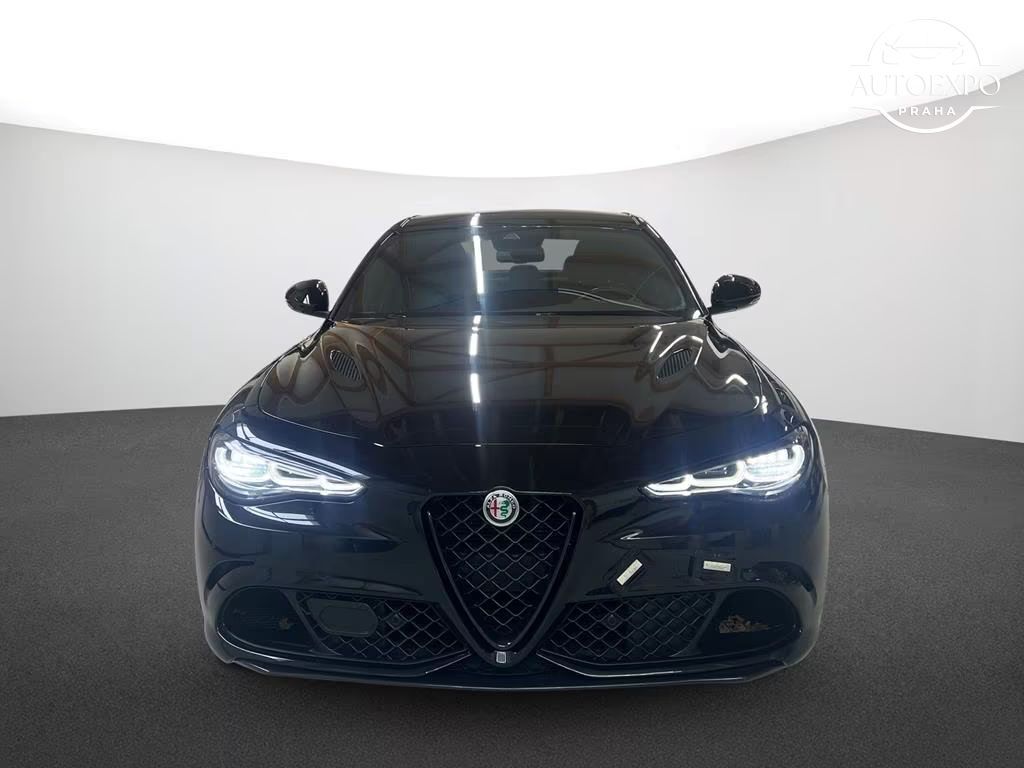 Alfa Romeo Giulia, Quadrifoglio 2.9 V6 Bi-Turbo - fotka 2