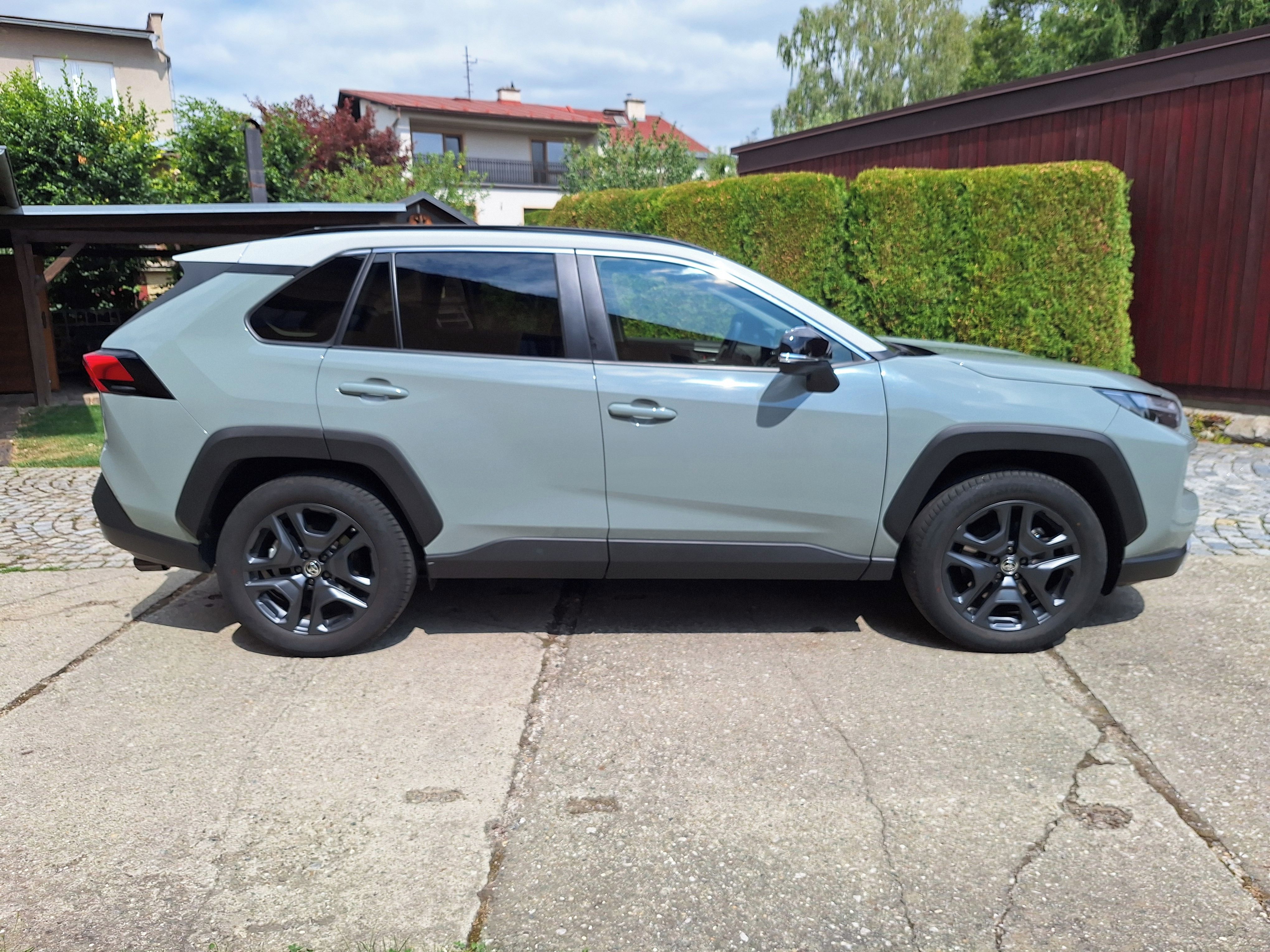 Toyota Rav4 - fotka 2