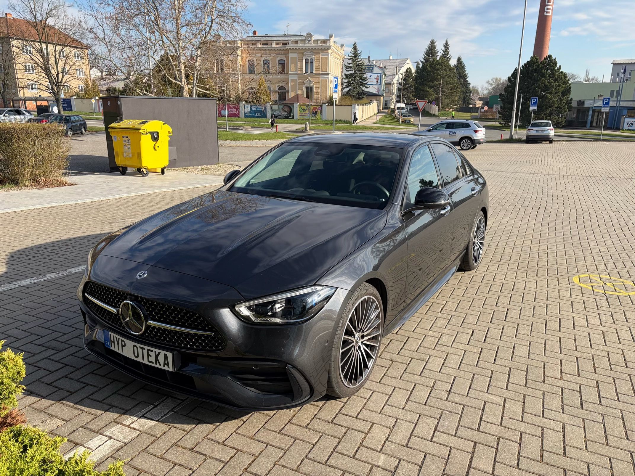 Mercedes-Benz Třídy C, C300 4MATIC - fotka 3