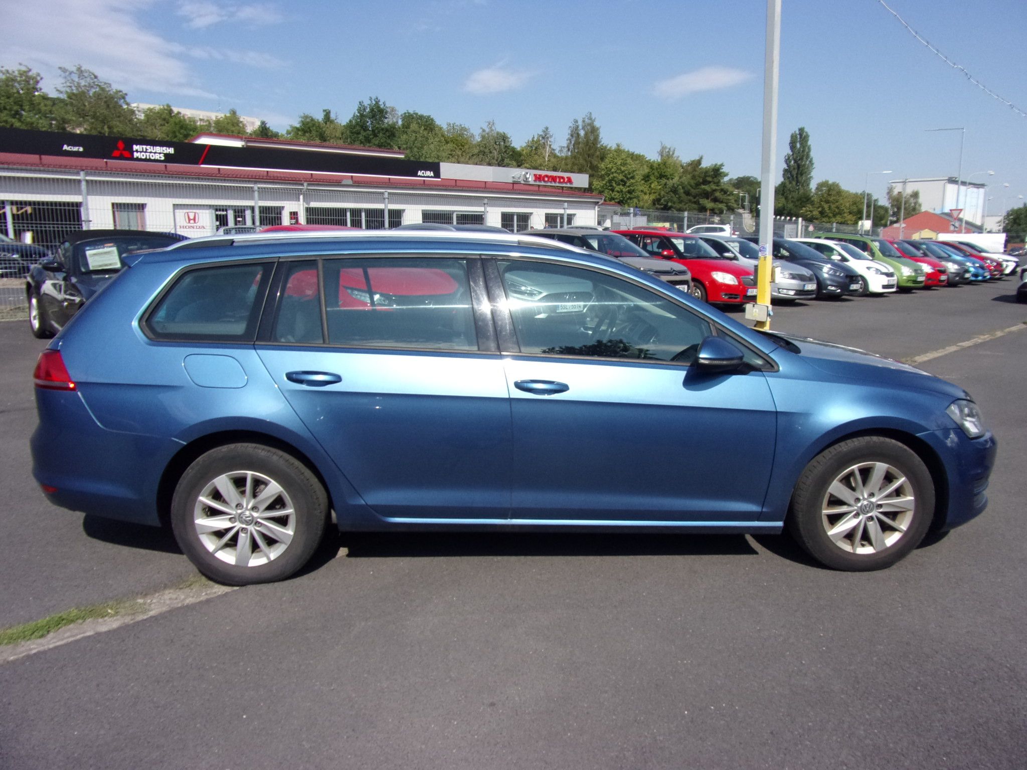 Volkswagen Golf, 1,2 TSI  Variant 81kW  ČR - fotka 2