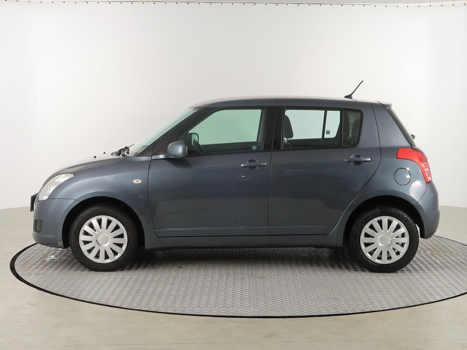 Suzuki Swift, 1.3, 4X4, Serv.kniha - fotka 3