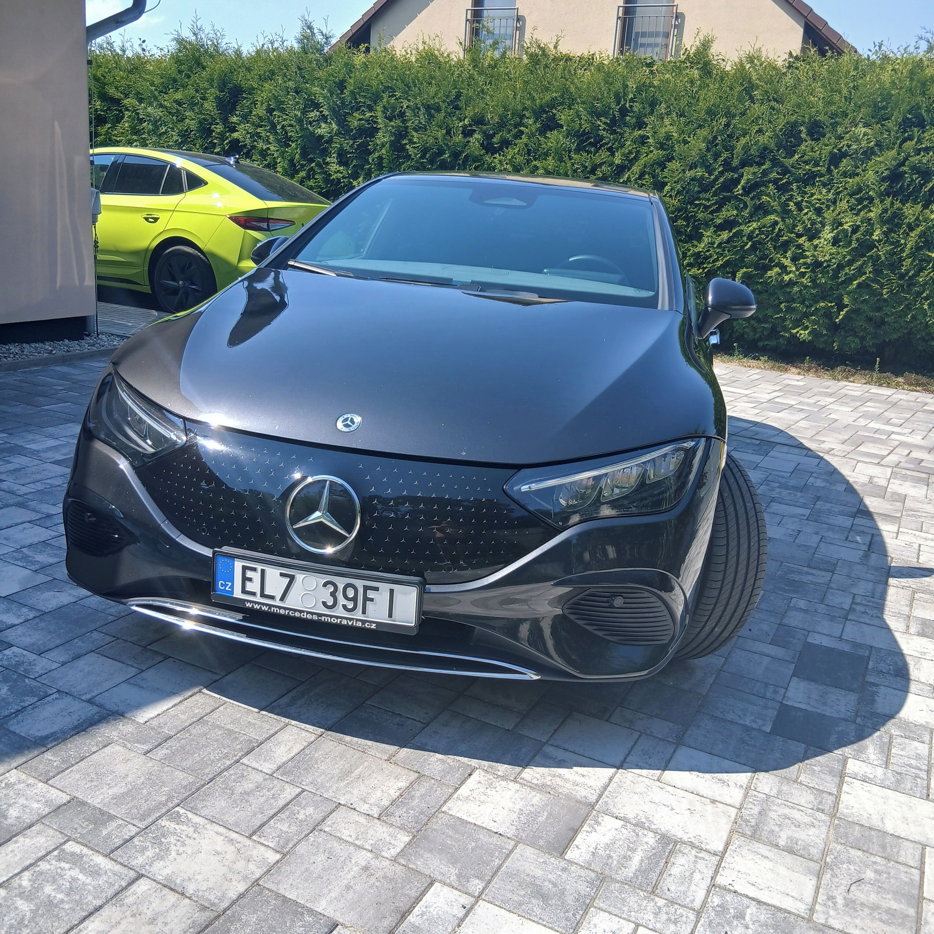 Mercedes-Benz EQE, Mercedes - Benz EQE 350+