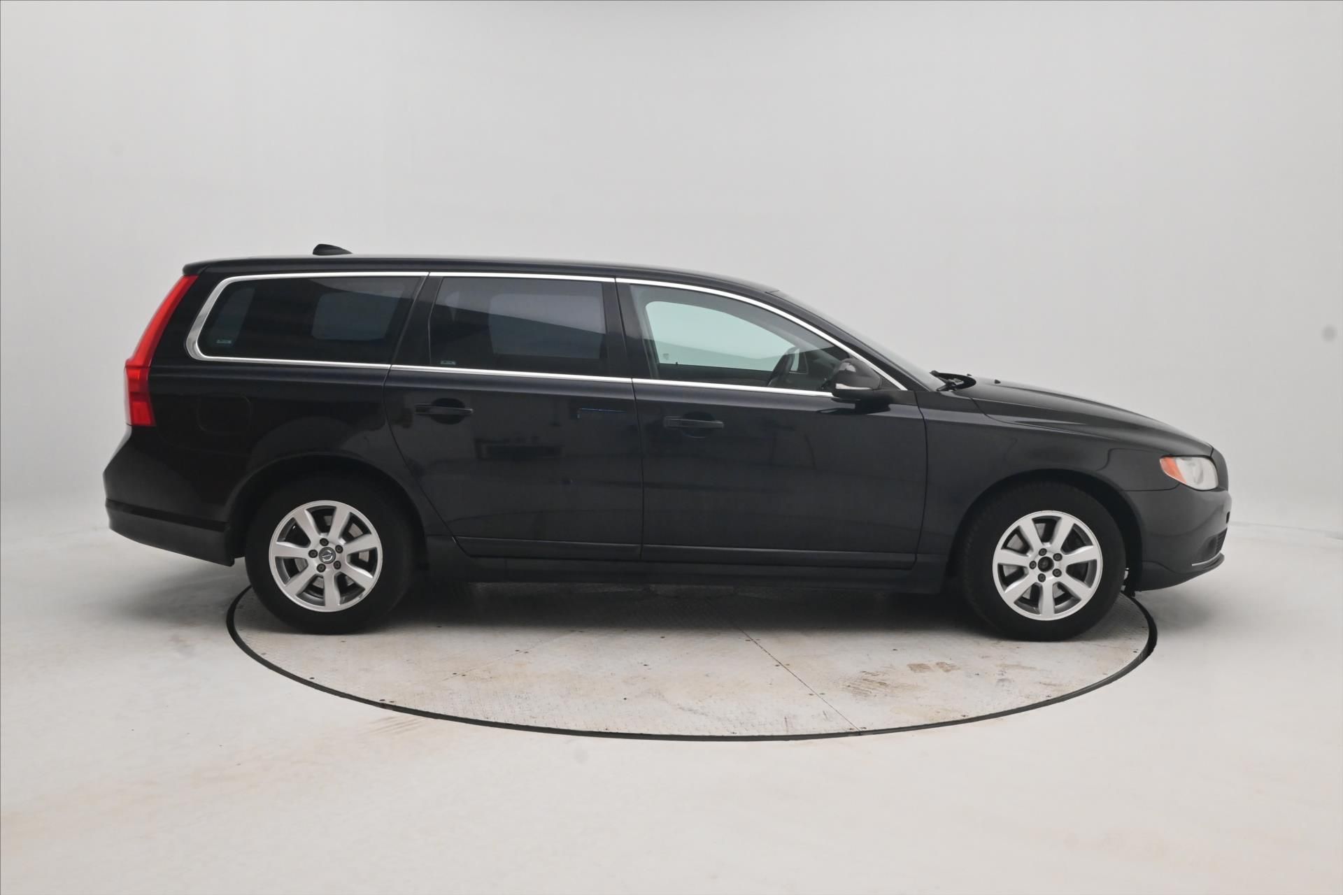 Volvo V70, 2,0 120kW D4 Manuál Tažné - fotka 4