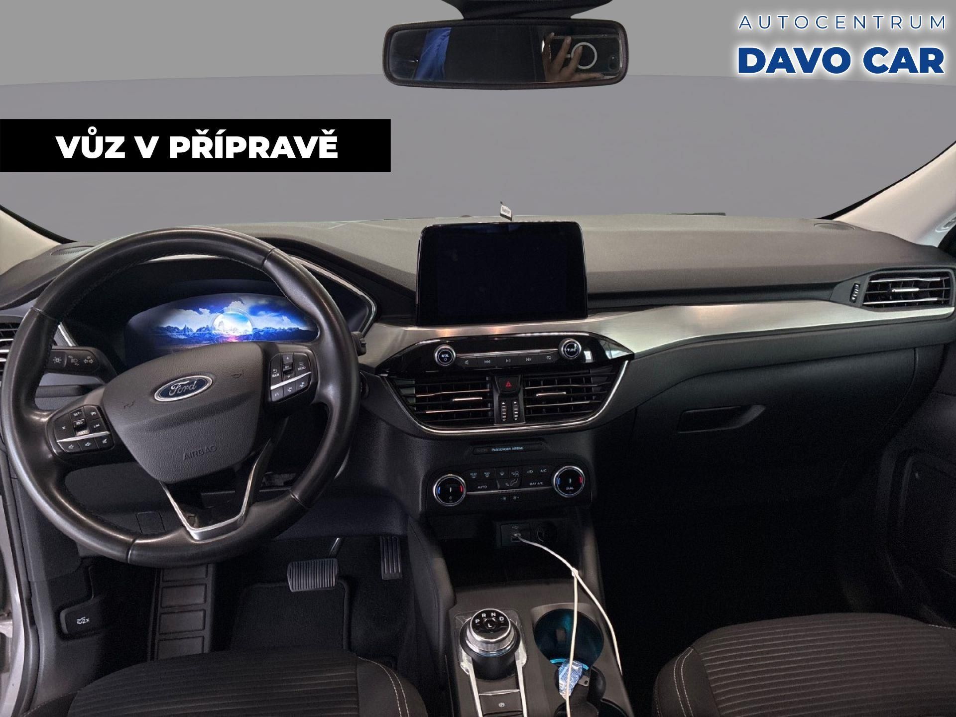 Ford Kuga, 2,5 Hybrid 140kW AWD Titanium - fotka 4