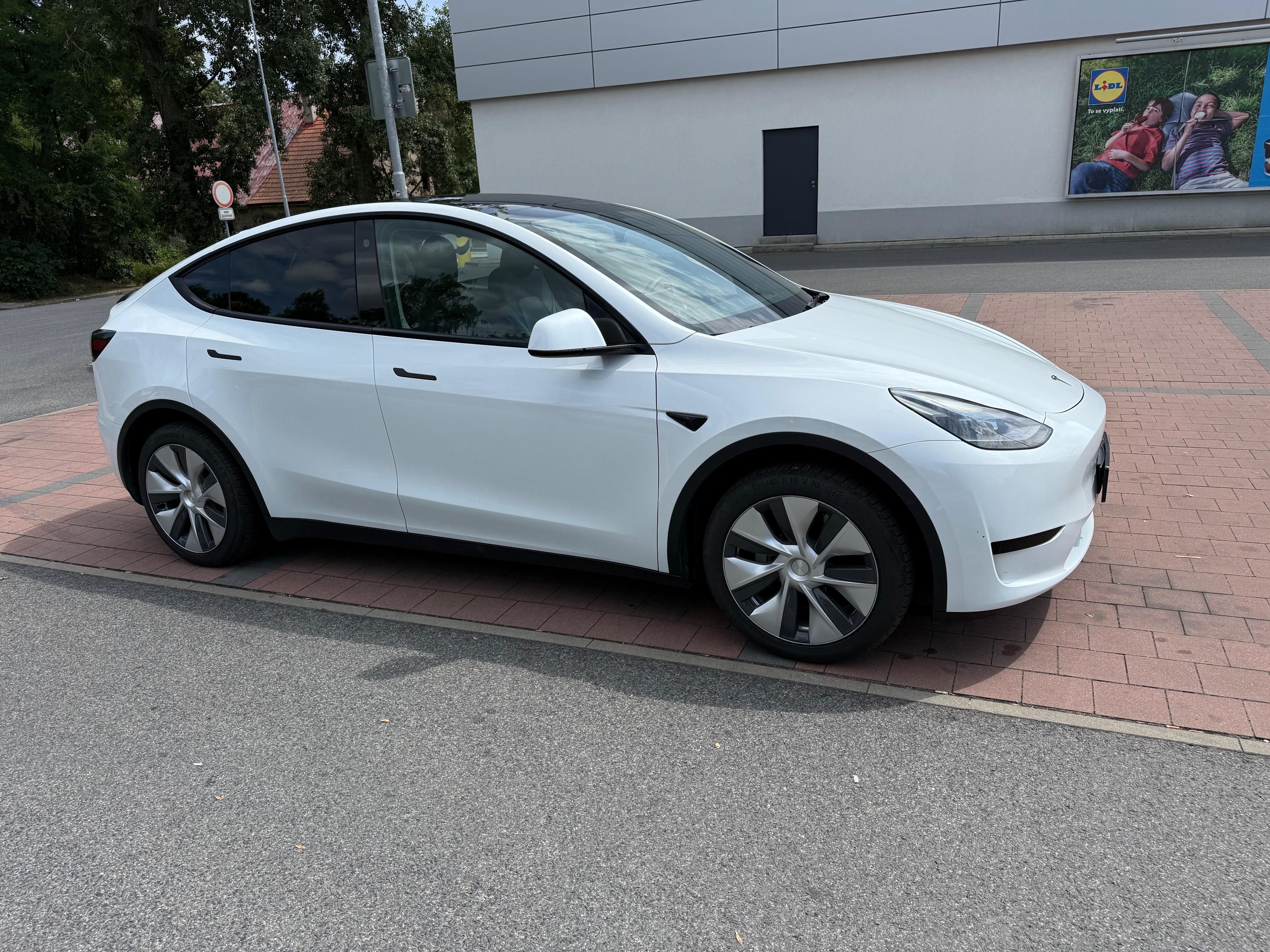 Tesla Model Y, Tesla Model Y 58 kWh - fotka 6