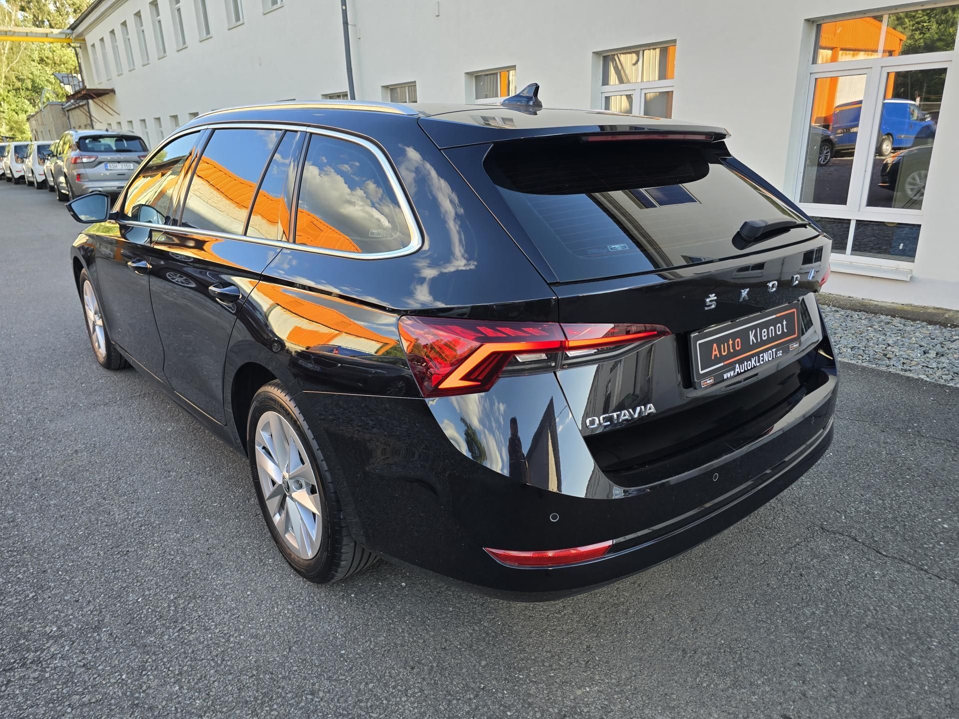 Škoda Octavia, 2,0TDI 110kW DSG STYLE + NAVI - fotka 5