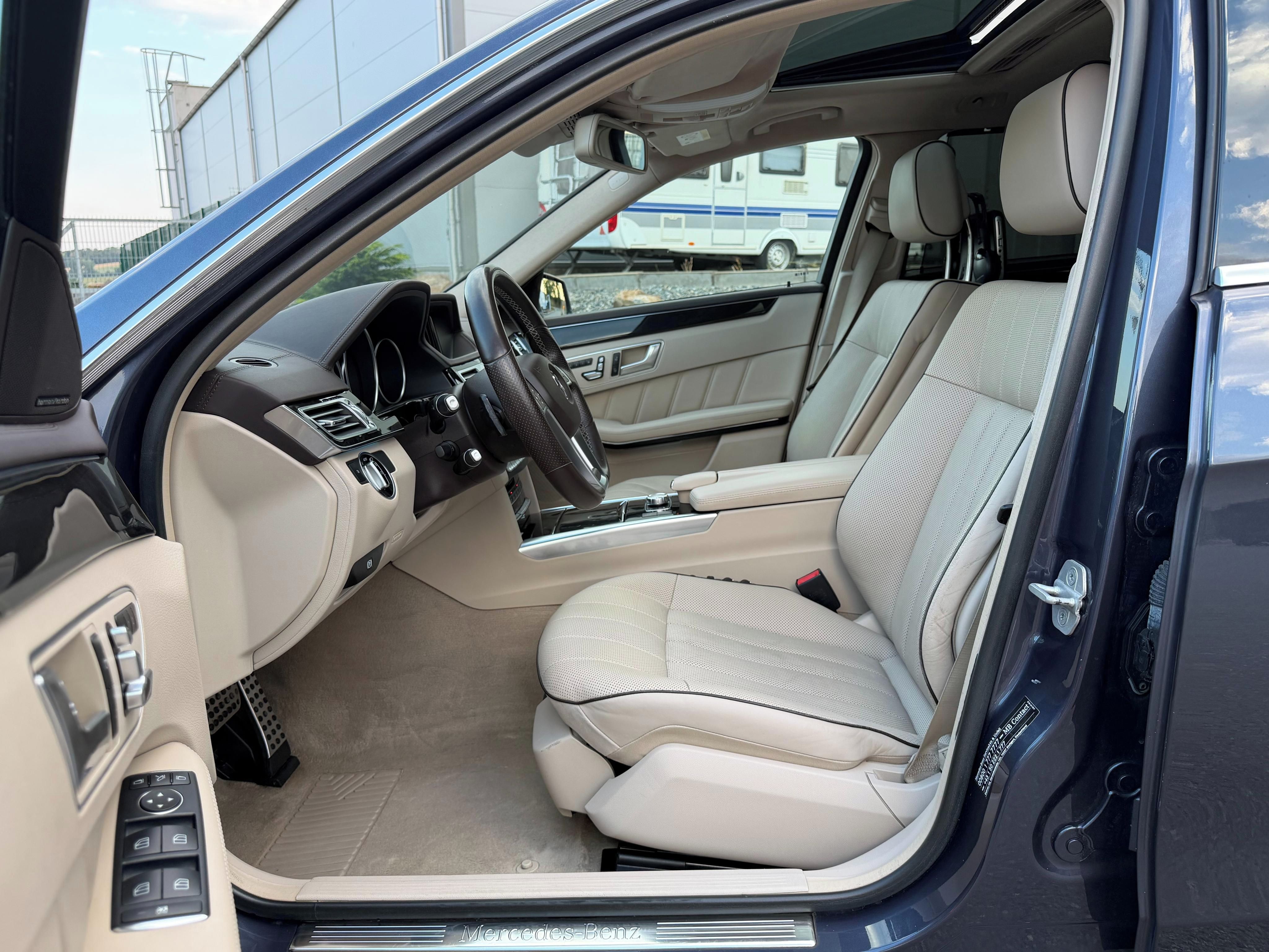 Mercedes-Benz Třídy E, E500, 4.7 V8 Biturbo,Full,AMG - fotka 6