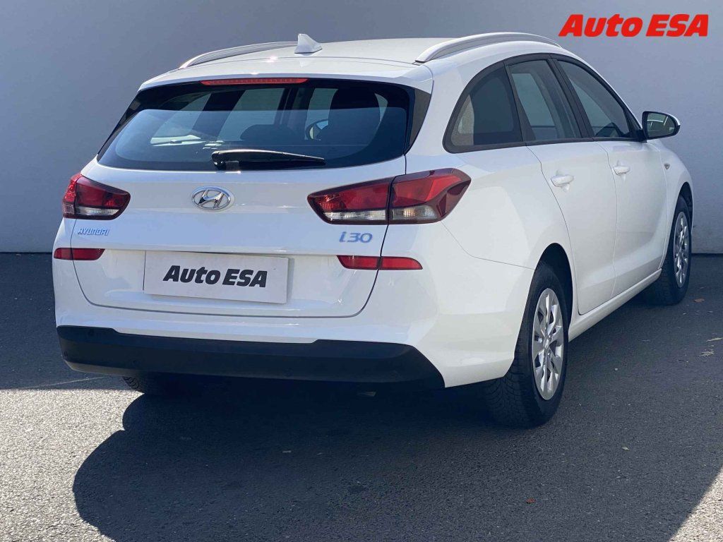 Hyundai i30, 1.6 CRDi,1.maj,ČR - fotka 4