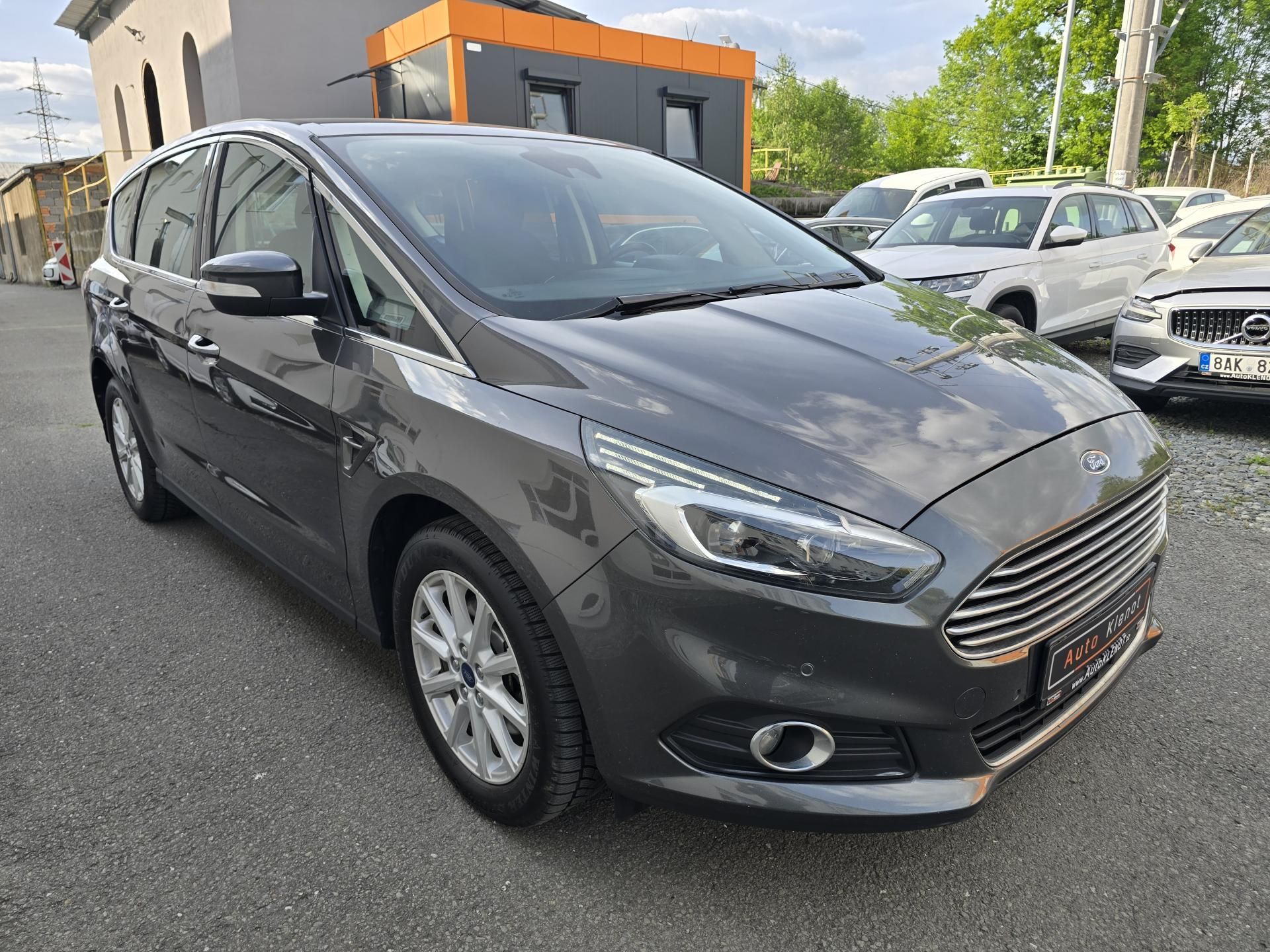 Ford S-MAX, TITANIUM 2.0 132kW LED + NAVI - fotka 2