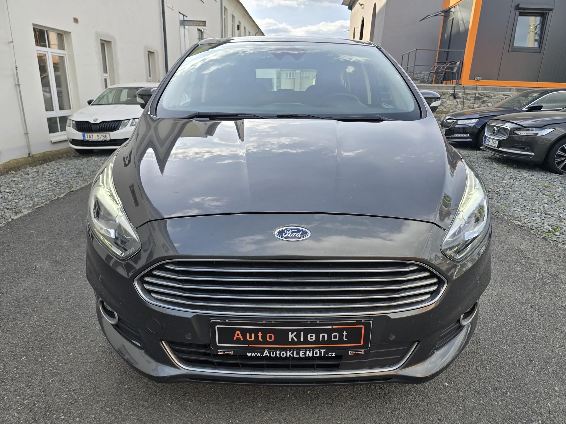 Ford S-MAX, TITANIUM 2.0 132kW LED + NAVI - fotka 3