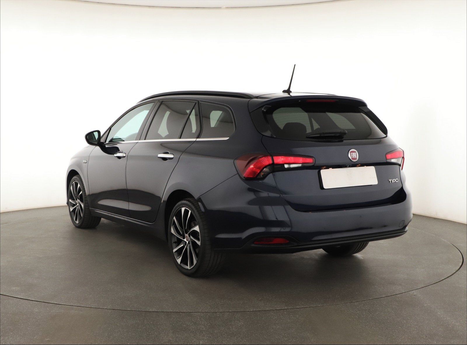 Fiat Tipo, 1.6 MultiJet, Automat - fotka 4