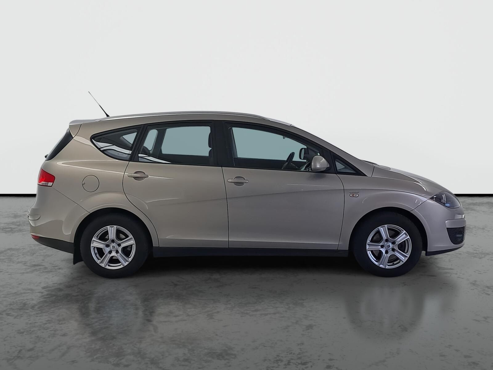 Seat Altea, 1.6 TDI, Automatická klima - fotka 6
