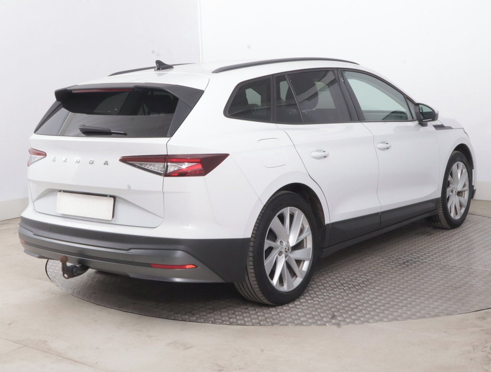 Škoda Enyaq, 60 (62 kWh), SoH 91%, Automat - fotka 5